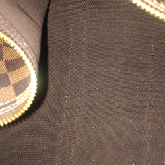 Louis Vuitton Damier Keepall 55 - Picture 4 of 8